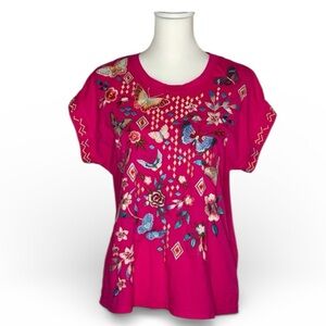 Johnny Was EUC Mariposa Relaxed Tee Pink Butterfly Floral Embroidered
Top Small